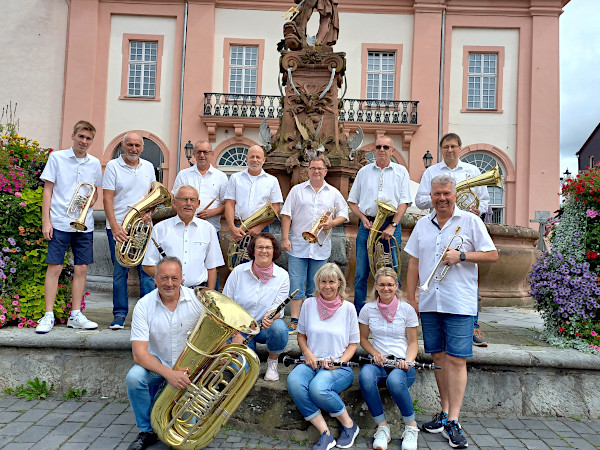 Grävenwiesbacher Musikanten beim Brunnenkonzert in Weilburg