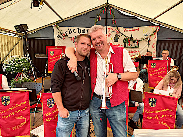 Grävenwiesbacher Musikanten am 8. Juni 2025 bei der Kirmes in Glashütten