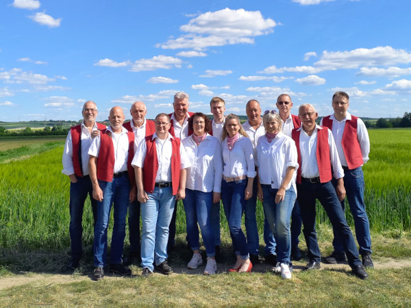 Grävenwiesbacher Musikanten am 11. Mai 2025 bei der Brennessel-Kerb in Nieder-Wöllstadt