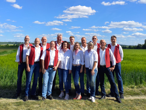 Grävenwiesbacher Musikanten am 11. Mai 2025 bei der Brennessel-Kerb in Nieder-Wöllstadt